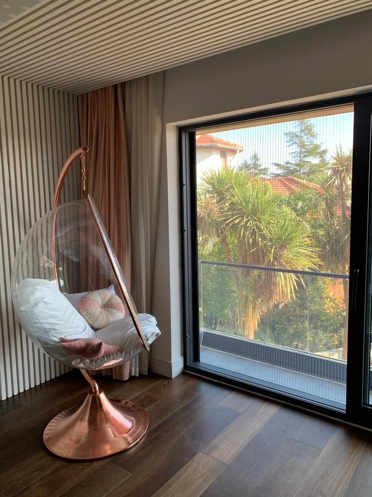 Balkon kapısında sineklik