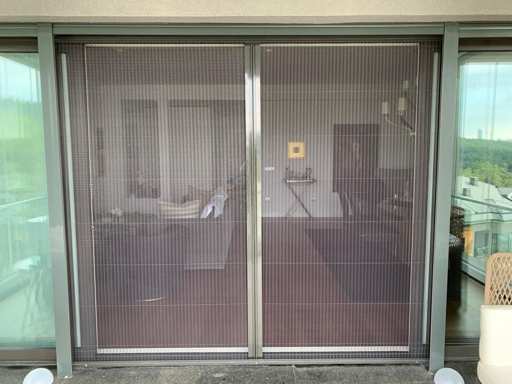 Balkon kapısında duble plise sineklik